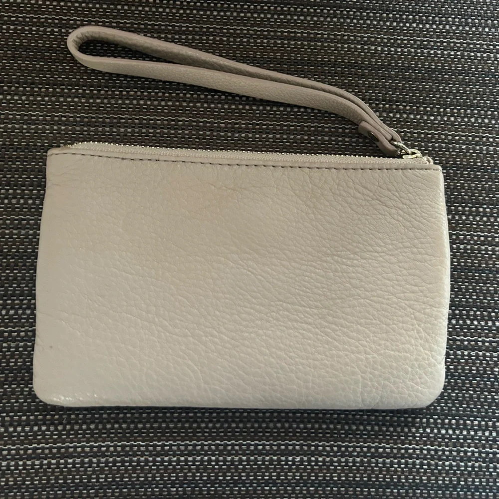 Kate Spade New York small wristlet wallet preloved.